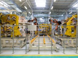 commanding-the-floor-how-visionary-leadership-unlocks-explosive-growth-in-manufacturing