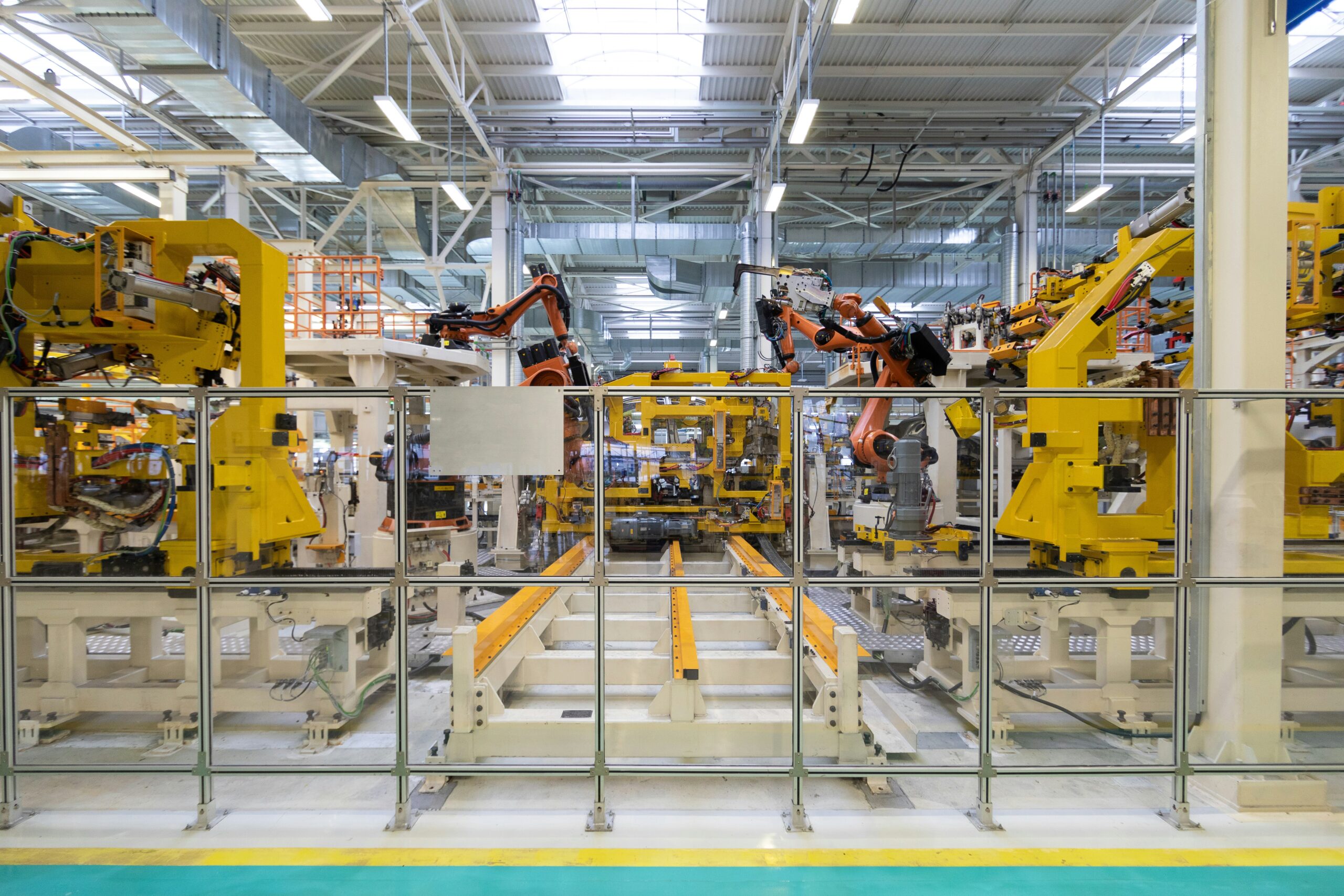 commanding-the-floor-how-visionary-leadership-unlocks-explosive-growth-in-manufacturing